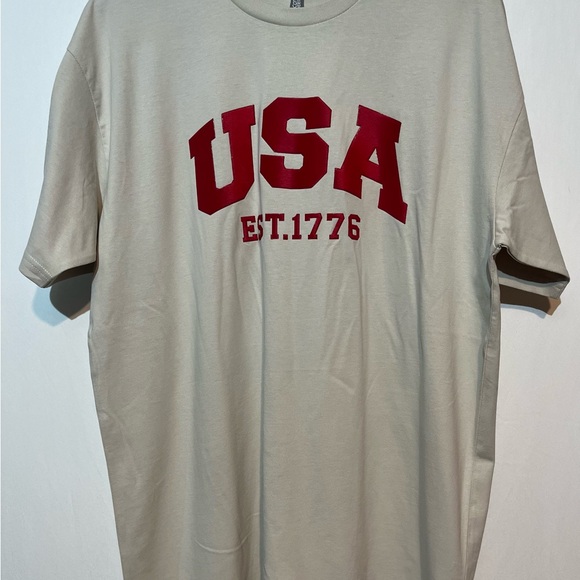 USA 3d plush red graphic on chest with US flag on left sleeve. NWOT - Picture 2 of 7